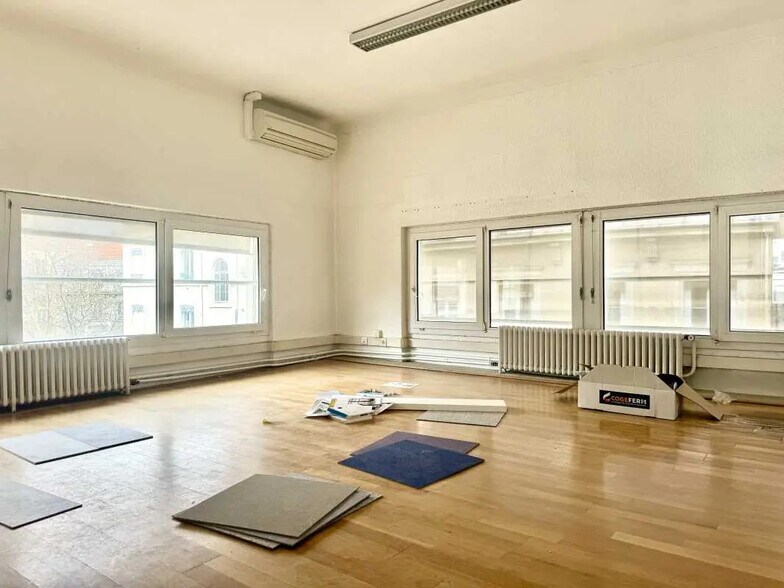 Bureau dans Lyon à louer - Photo de l’immeuble – Image 1 sur 7