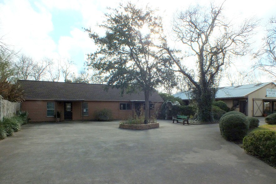 15911 Fir Rd, Santa Fe, TX à vendre - Photo de l’immeuble – Image 3 sur 13