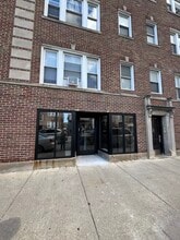 2437-2443 W Diversey Ave, Chicago, IL à louer Photo intérieure– Image 1 sur 5