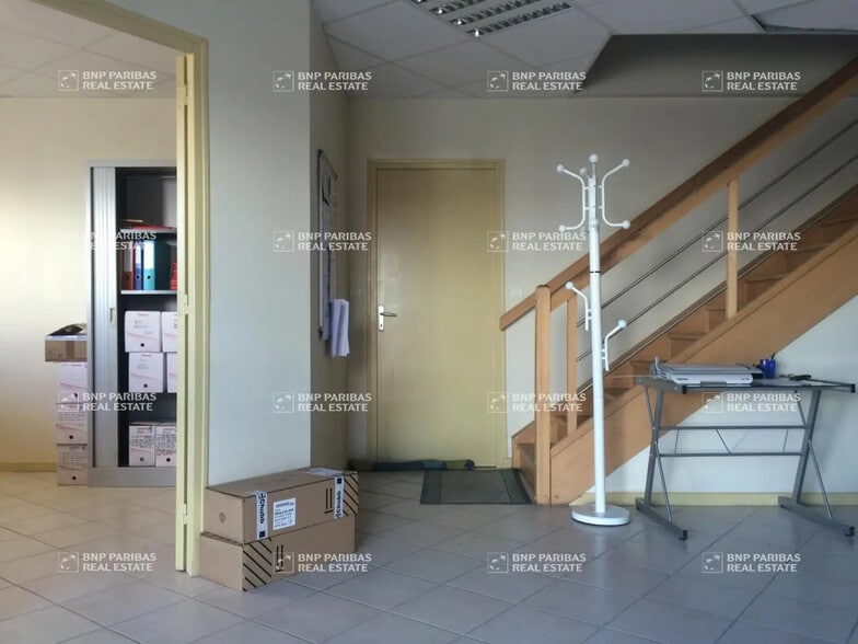 Bureau dans Saint-Jean-le-Blanc à louer - Photo intérieure – Image 3 sur 12