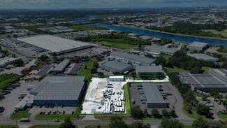 Plus de détails pour 1922 Tampa East Blvd, Tampa, FL - Industriel/Logistique à louer