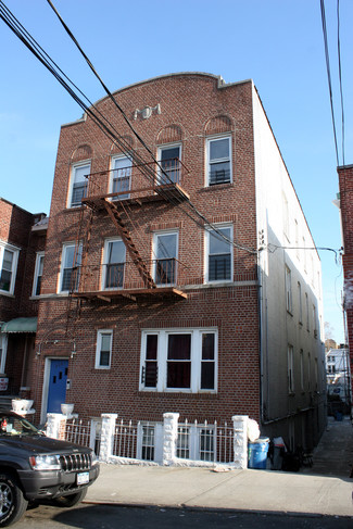 Plus de détails pour 683 E 231st St, Bronx, NY - Logement à vendre