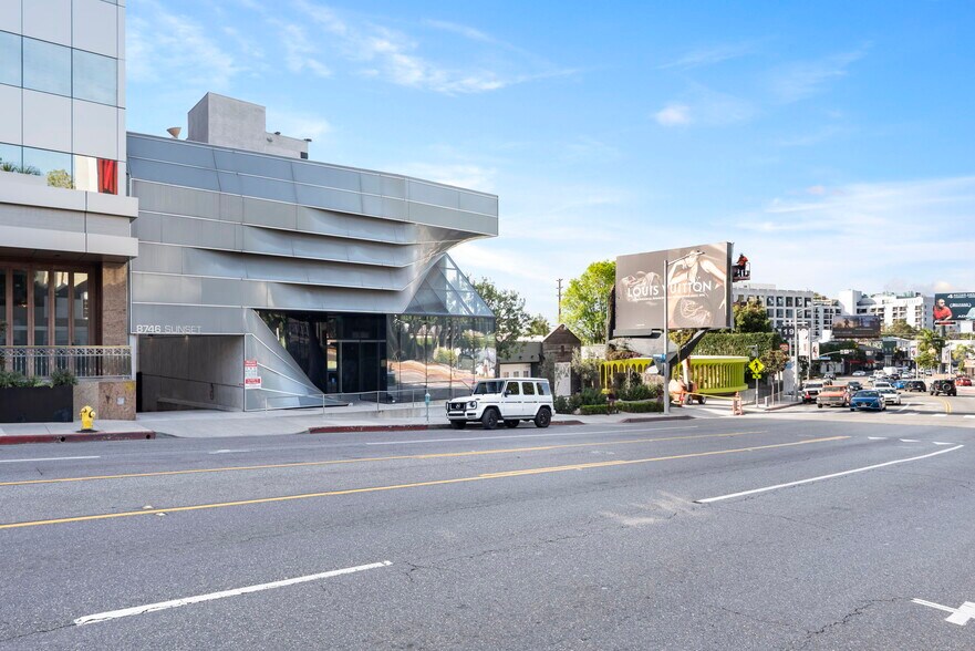 8746 W Sunset Blvd, West Hollywood, CA à louer - Photo de l’immeuble – Image 2 sur 11