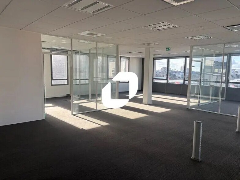 Bureau dans Bordeaux à louer - Photo intérieure – Image 1 sur 13