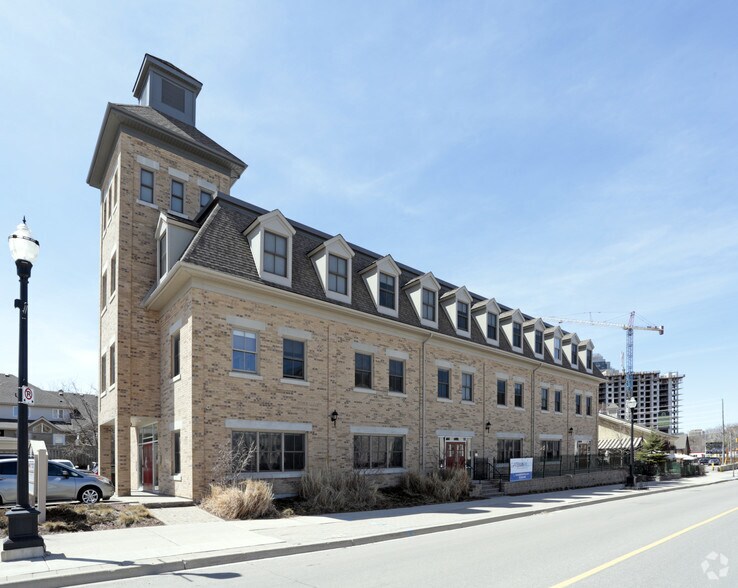 7 Father David Bauer Dr, Waterloo, ON à louer - Photo de l’immeuble – Image 2 sur 3