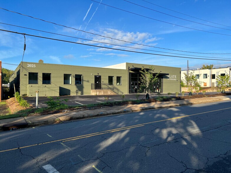 2025 Thrift Rd, Charlotte, NC à louer - Photo de l’immeuble – Image 1 sur 5