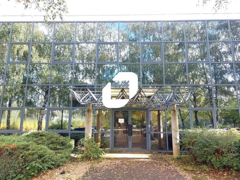 4 Rue René Razel, Saclay à louer - Photo de l’immeuble – Image 1 sur 9