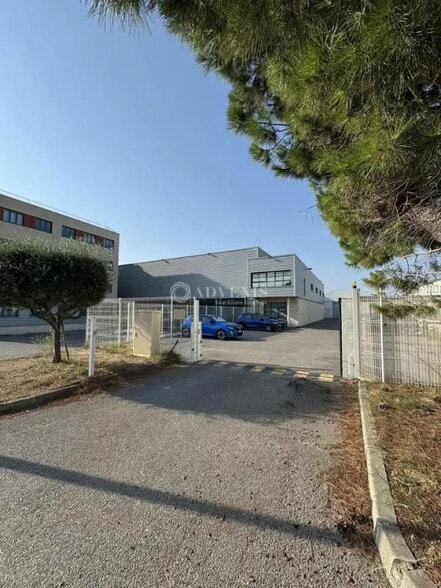 Industriel/Logistique dans  à louer - Photo de l’immeuble – Image 1 sur 12