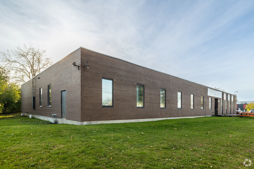920 Belfast Rd, Ottawa, ON à louer - Photo de l’immeuble – Image 3 sur 5