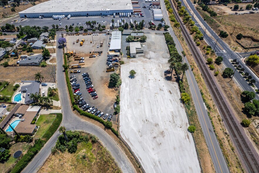 21600 Walnut Ave, Grand Terrace, CA à louer - Photo de l’immeuble – Image 3 sur 12