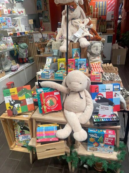 15 Rue Des Martyrs, Paris à louer - Photo de l’immeuble – Image 2 sur 2