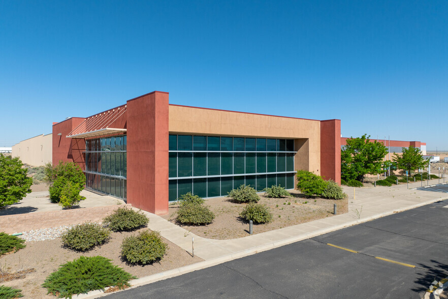 1300 Desert Willow Rd, Los Lunas, NM à louer - Photo de l’immeuble – Image 1 sur 38