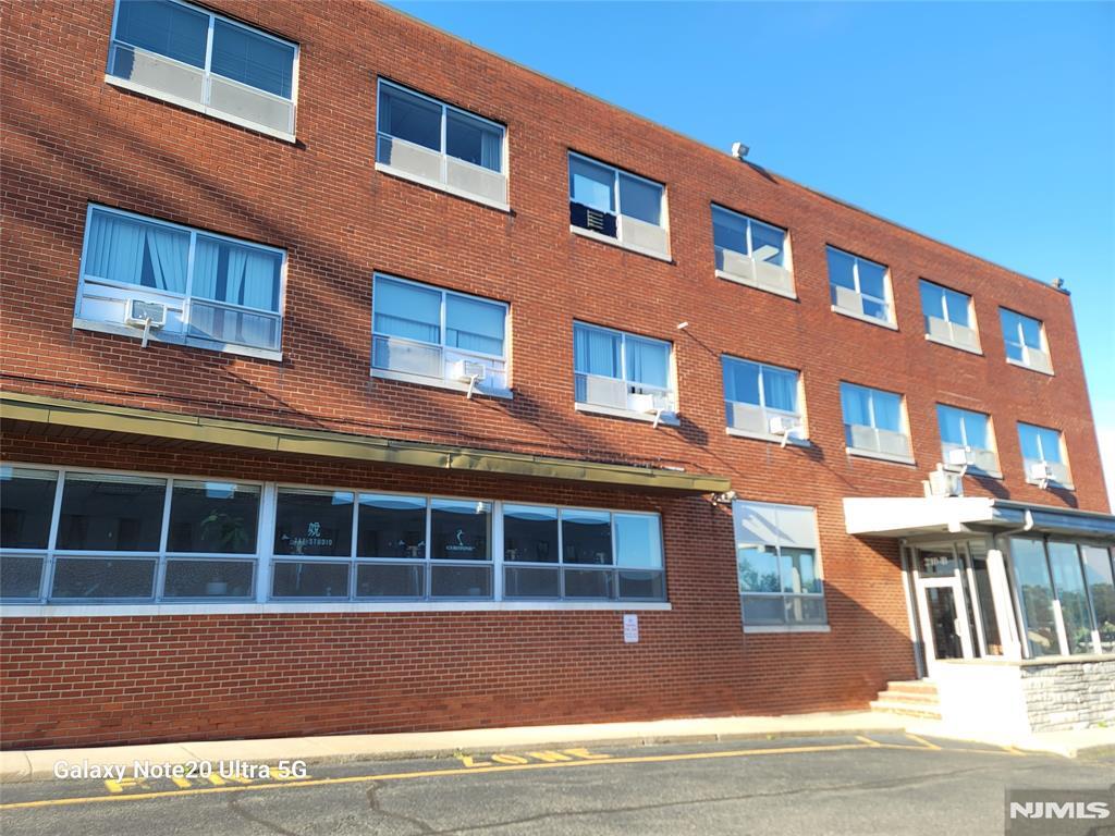 190-210 Sylvan Ave, Englewood Cliffs, NJ à louer Photo intérieure– Image 1 sur 4