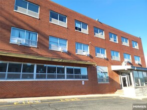 190-210 Sylvan Ave, Englewood Cliffs, NJ à louer Photo intérieure– Image 1 sur 4