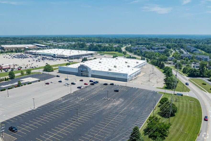9570 Fields Ertel Rd, Loveland, OH à louer - Photo de l’immeuble – Image 2 sur 4