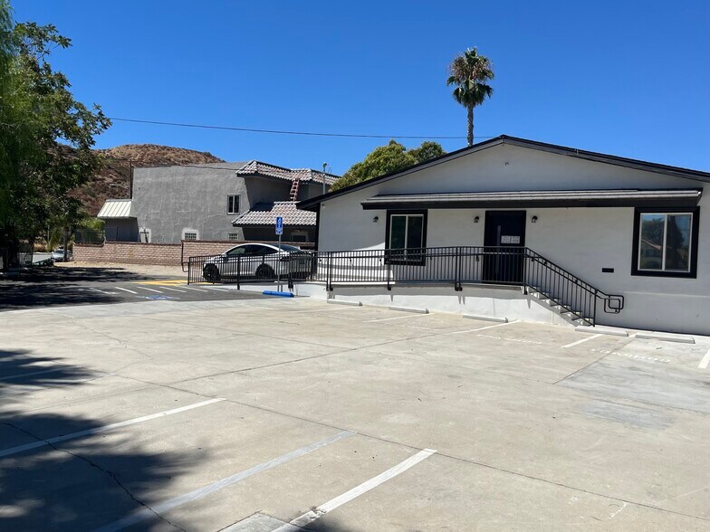 17970 Sierra Hwy, Canyon Country, CA à louer - Photo de l’immeuble – Image 2 sur 17
