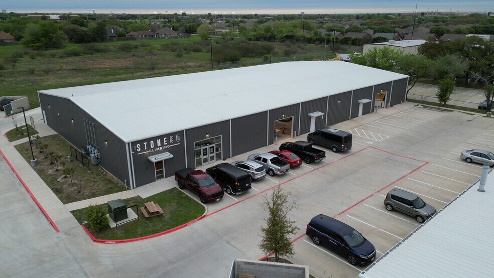 777 Graham Rd, College Station, TX à louer - Vidéo sur l’annonce professionnelle – Image 2 sur 2