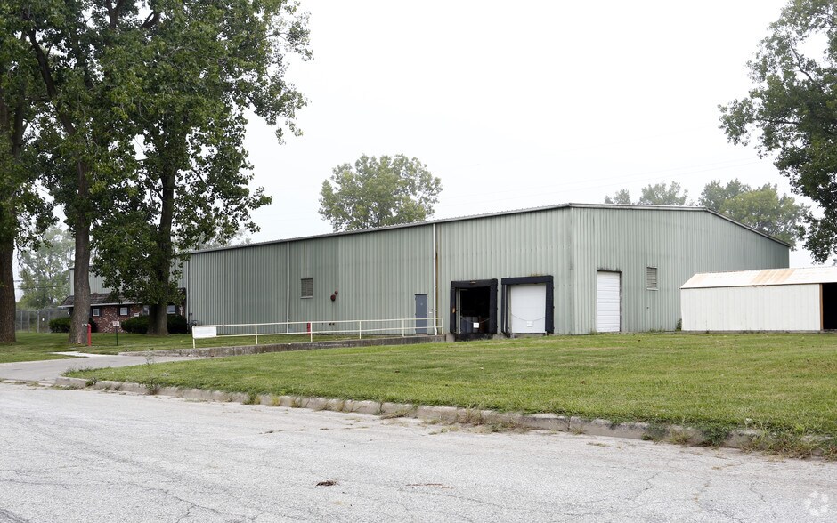1301 Progress Ave, Toledo, OH à vendre - Photo de l’immeuble – Image 2 sur 4