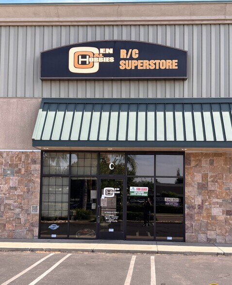 401 Bangs Ave, Modesto, CA à louer - Photo de l’immeuble – Image 1 sur 8