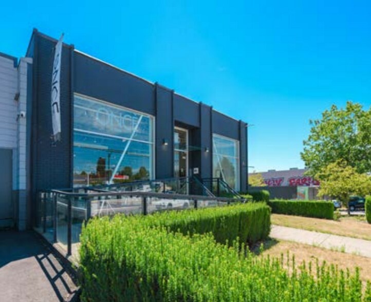 750 Marine Dr SW, Vancouver, BC à louer - Photo principale – Image 1 sur 2