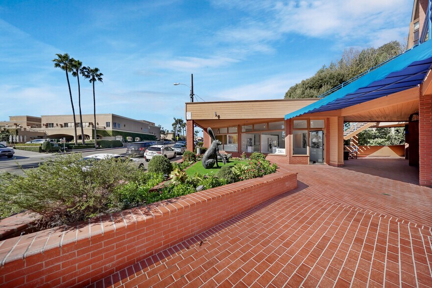 1540 S Coast Hwy, Laguna Beach, CA à louer - Photo de l’immeuble – Image 3 sur 9