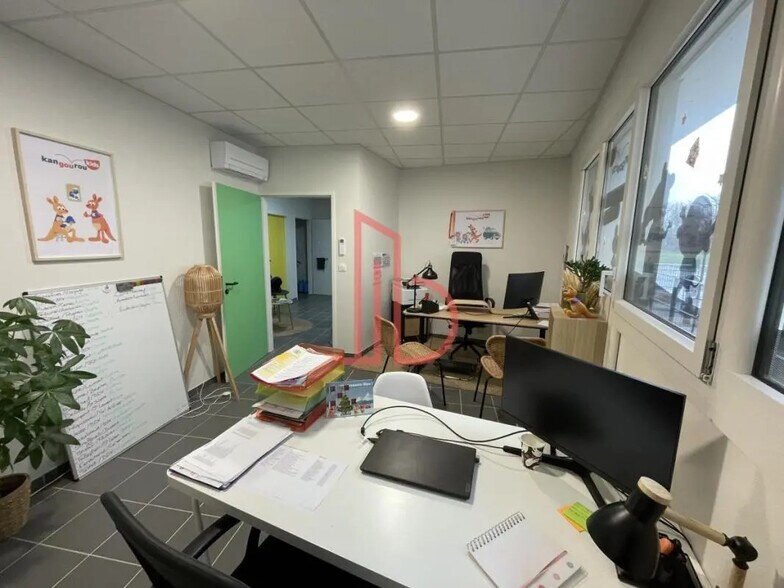 Bureau dans Bordeaux à vendre - Photo de l’immeuble – Image 2 sur 6