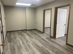 1736 E Sunshine St, Springfield, MO à louer Photo intérieure– Image 1 sur 3