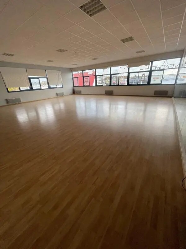 Plus de détails pour Local commercial à vendre