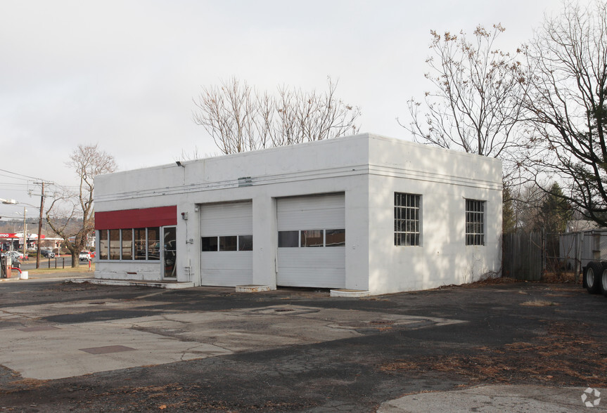 534 Hazard Ave, Enfield, CT à vendre - Photo principale – Image 1 sur 16