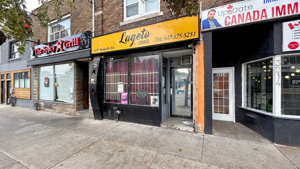 3212 Danforth Ave, Toronto, ON à vendre - Photo de l’immeuble – Image 1 sur 8
