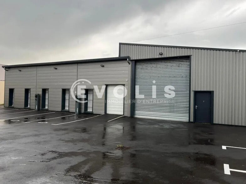 Bureau dans Vaulx-en-Velin à louer - Photo de l’immeuble – Image 2 sur 11