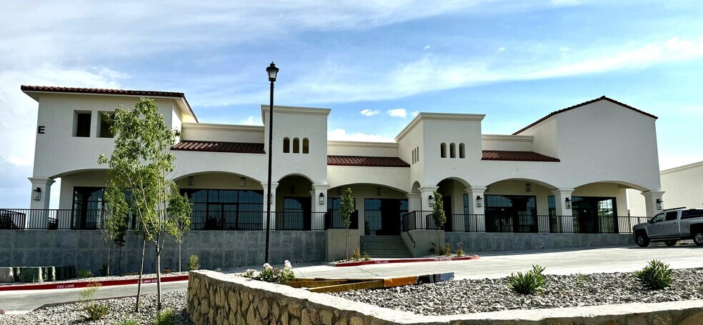 7451 Paseo Del Norte Blvd, El Paso, TX à vendre - Photo de l’immeuble – Image 3 sur 22