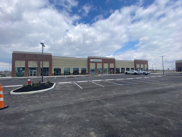 5775 N Hamilton Rd, Columbus, OH à louer - Photo de l’immeuble – Image 1 sur 4
