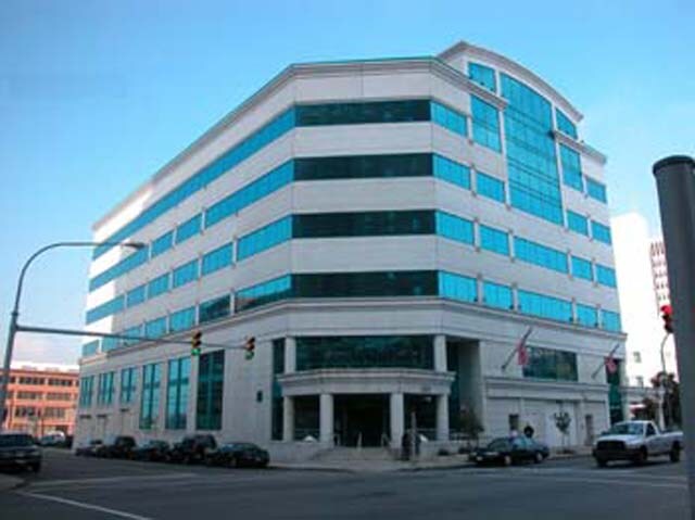 130-138 Delaware Ave, Buffalo, NY à louer - Photo de l’immeuble – Image 1 sur 1