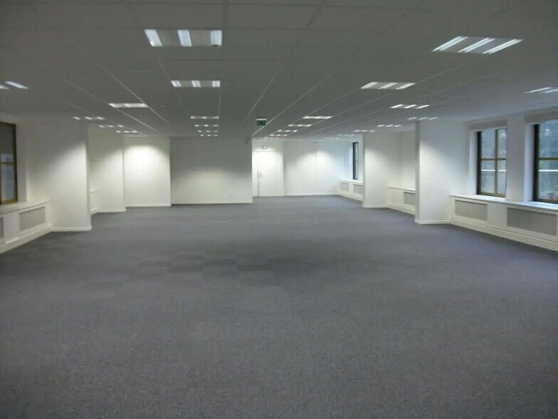 Bureau dans Lille à louer - Photo de l’immeuble – Image 3 sur 9