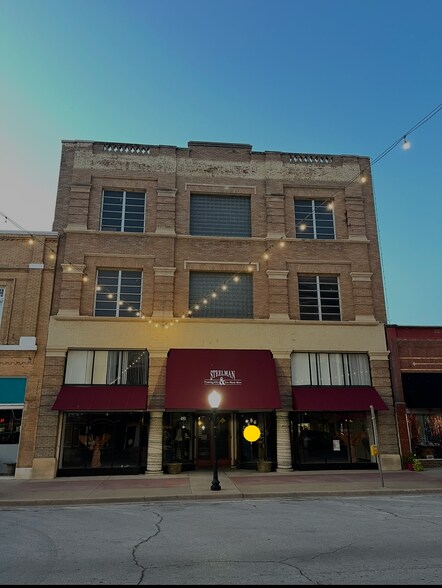 410 W Chickasha Ave, Chickasha, OK à vendre - Photo principale – Image 1 sur 18