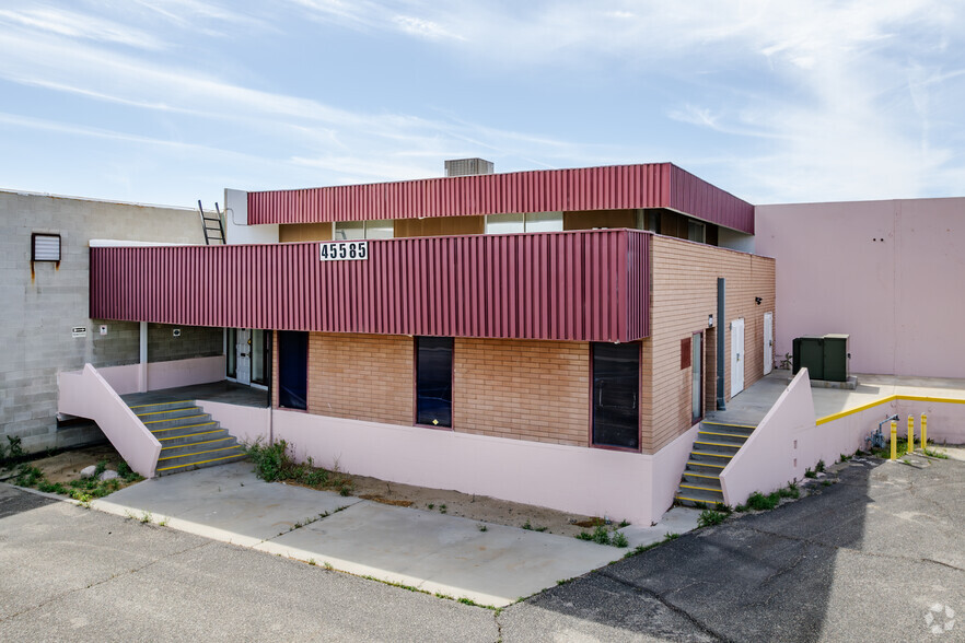 45585 Commerce St, Indio, CA à louer - Photo de l’immeuble – Image 2 sur 9