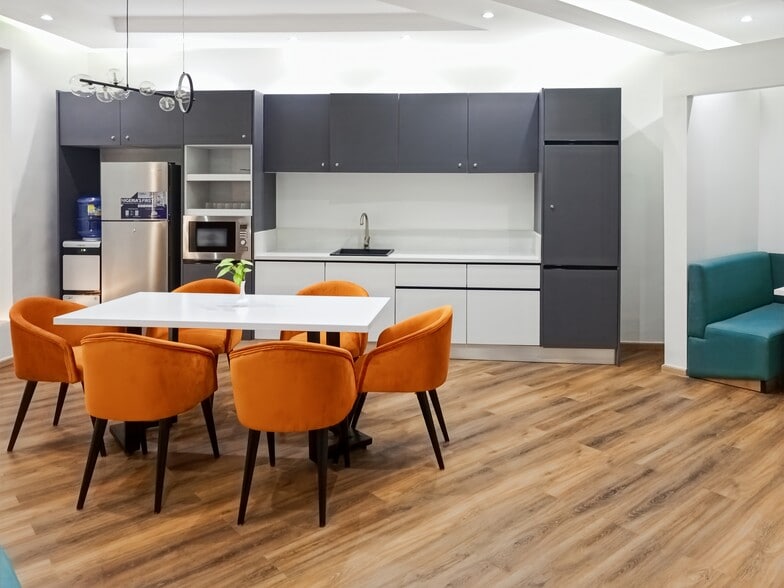 5075 Hopyard Rd, Pleasanton, CA à louer - Photo de l’immeuble – Image 3 sur 8