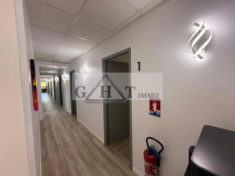 Bureau dans Marcoussis à louer - Photo de l’immeuble – Image 2 sur 5