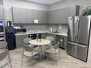 100 Connemara Dr, Cary, NC à vendre Photo intérieure– Image 2 sur 6