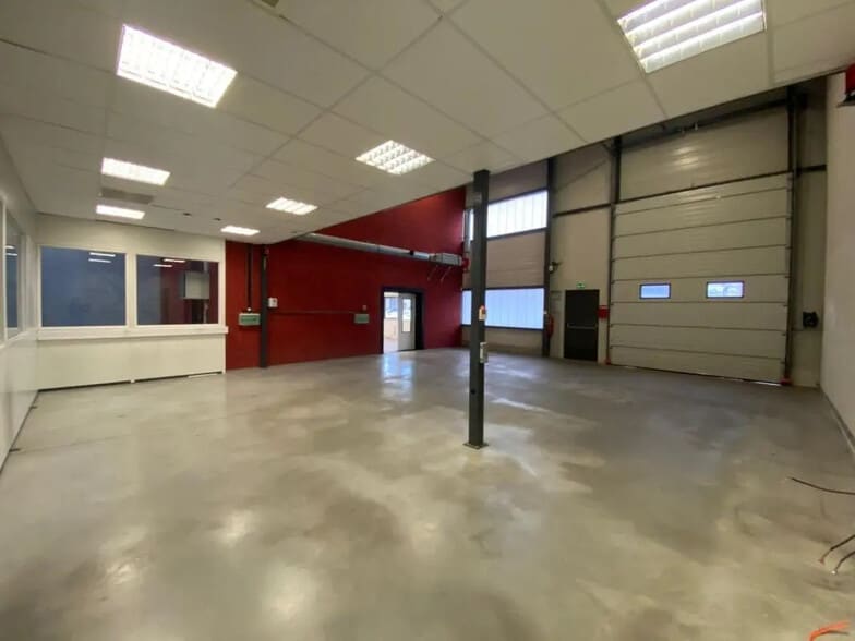 Bureau dans Oullins à louer - Photo de l’immeuble – Image 3 sur 8