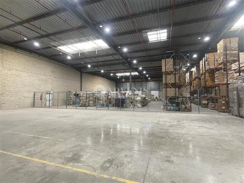 Industriel/Logistique dans Stains à louer - Photo de l’immeuble – Image 3 sur 9