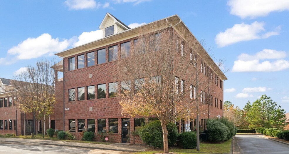 3604 Shannon Rd, Durham, NC à louer - Photo principale – Image 1 sur 16