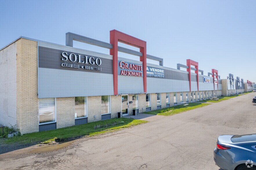 650-840 Boul Du Curé-Boivin, Boisbriand, QC à louer - Photo principale – Image 1 sur 5