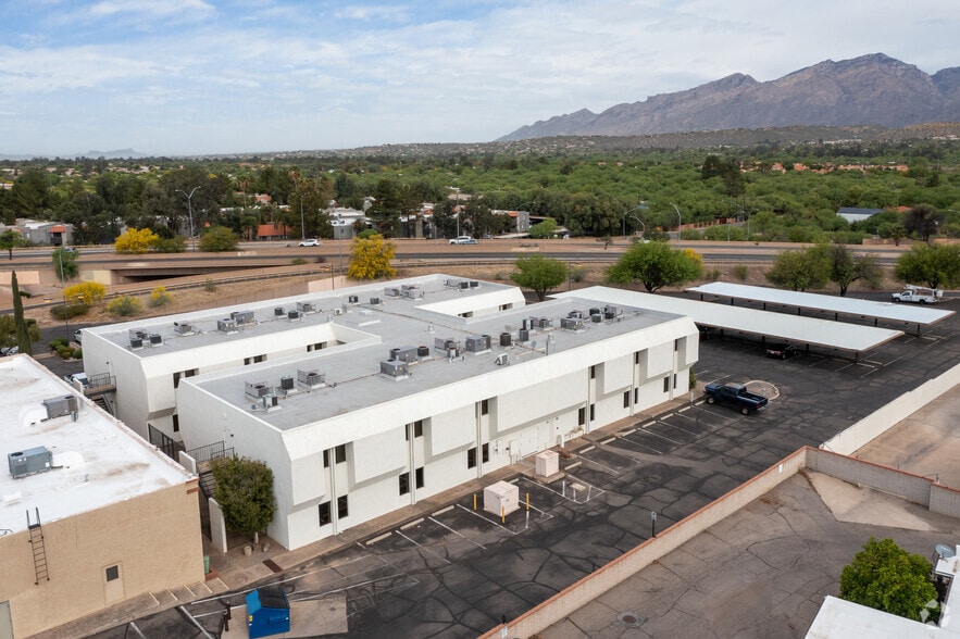 2500 N Pantano Rd, Tucson, AZ à louer - Aérien – Image 2 sur 9