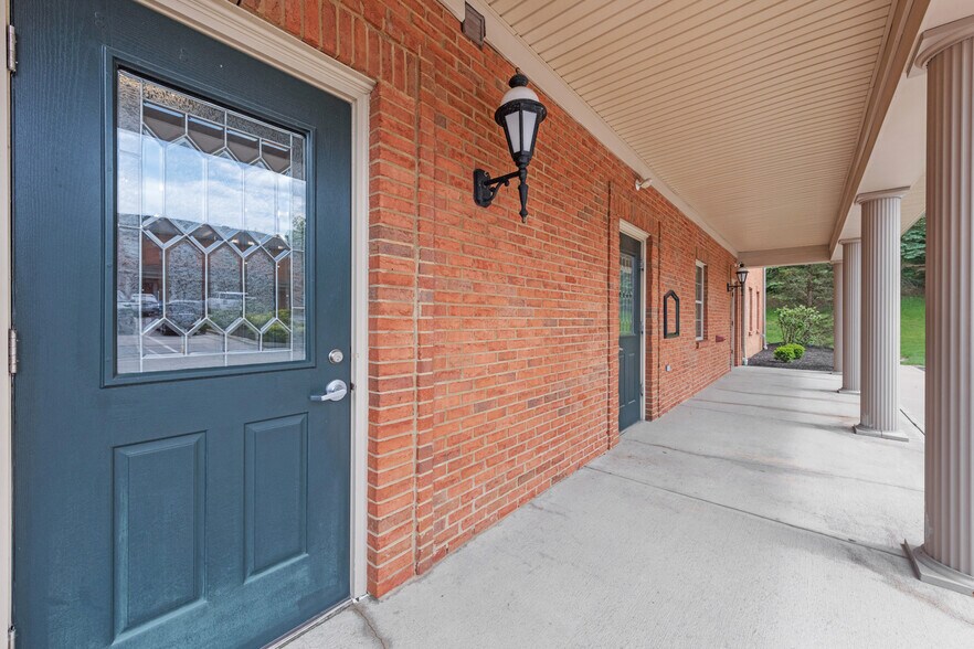 2161-2181 Chamber Center Dr, Fort Mitchell, KY à louer - Photo de l’immeuble – Image 3 sur 3
