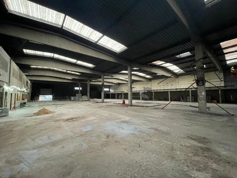 Local d’activités dans SAINT-OUEN-L'AUMONE à louer - Photo intérieure – Image 2 sur 7