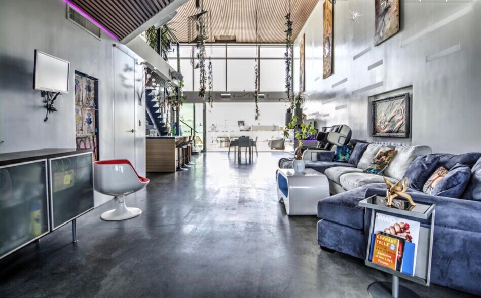 32-32 Steinway St, Long Island City, NY à louer - Photo intérieure – Image 1 sur 18