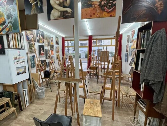 Plus de détails pour Local commercial à louer