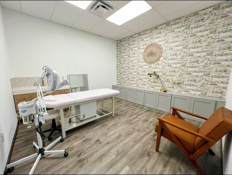 12280 Broadway St, Pearland, TX à louer - Photo intérieure – Image 3 sur 38